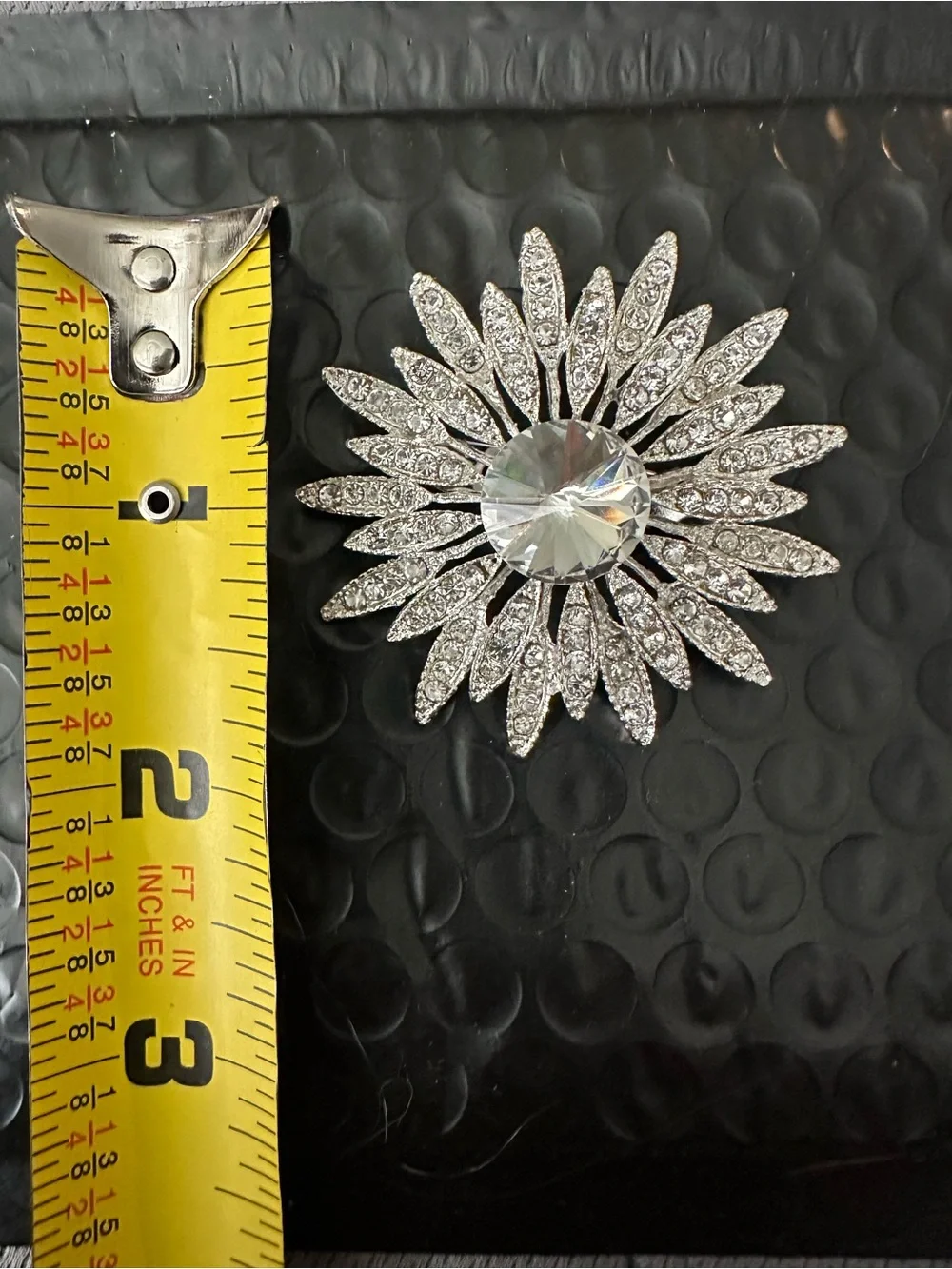 💎 Silver Tone Crystal Sunburst Flower Statement Brooch Pin Sparkly 2.25”